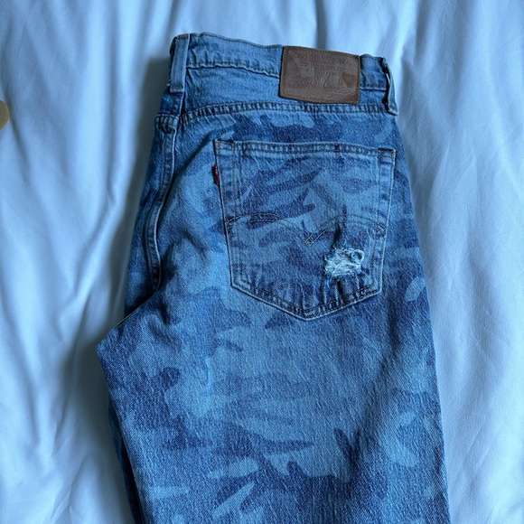 levis - Picture 2 of 2